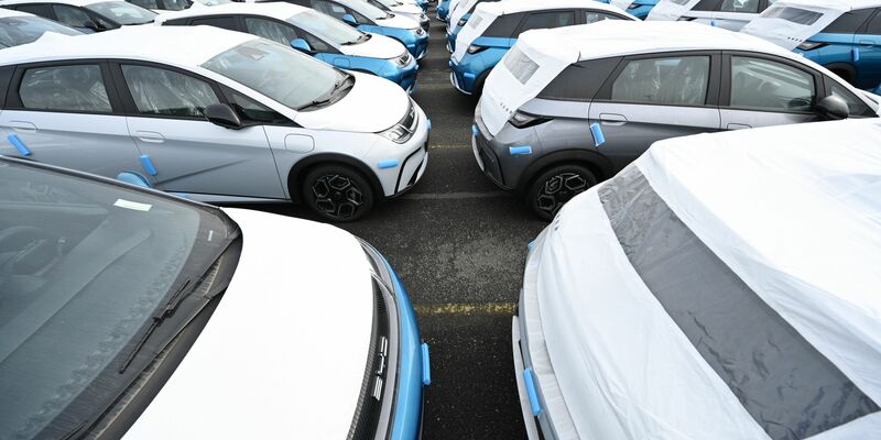 EU-Staaten machen Weg für Auto-Zölle frei. (Archivbild)  - Foto: Lars Penning/dpa