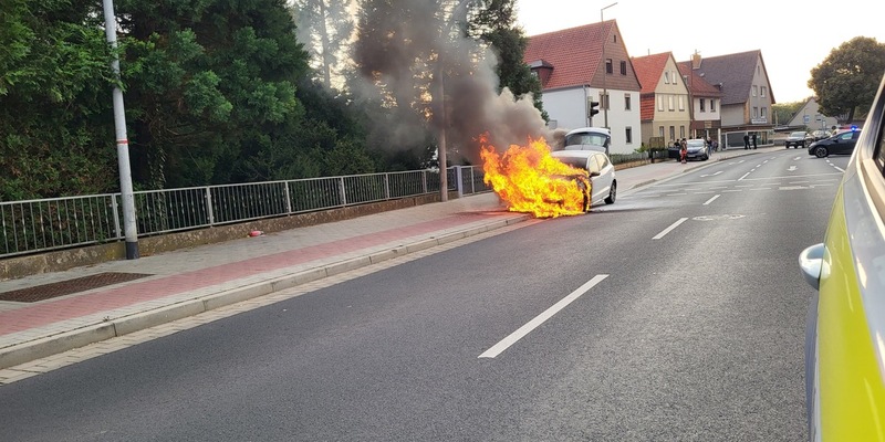 POL-NOM: Pkw geriet in Brand - Foto: presseportal.de