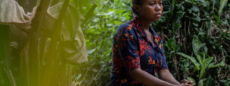 Ein an Mpox erkrankter zweijähriger Junge liegt in einem Krankenhaus in Kamituga im Osten des Kongo. - Foto: Moses Sawasawa/AP