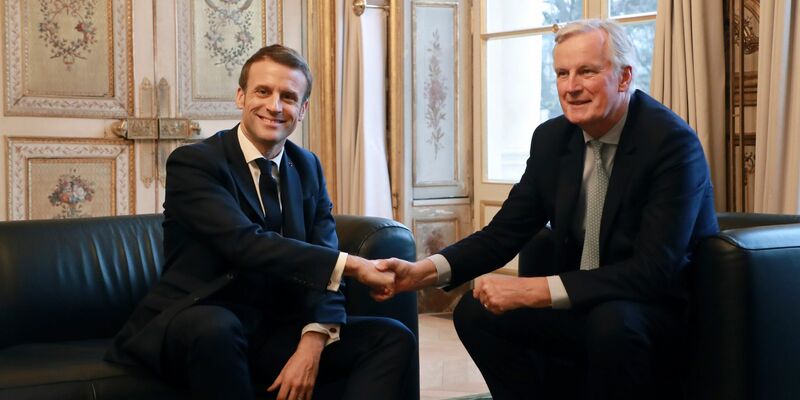 Frankreichs neuer Premier Barnier hat die Zusammensetzung des künftigen Kabinetts Präsident Macron vorgelegt (Archivbild). - Foto: Ludovic Marin/AFP POOL/AP/dpa