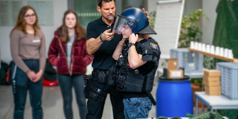 POL-WE: Cop für einen Nachmittag - Die Polizei Mittelhessen lädt zur mittlerweile 5. CopChallenge ein! - Foto: presseportal.de