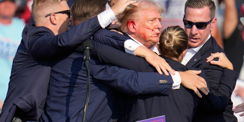 Eine interne Untersuchung des Secret Service zum Attentat auf Donald Trump Mitte Juli hat verschiedene Kommunikationsversäumnisse zutage gebracht. (Archivbild) - Foto: Gene J. Puskar/AP/dpa