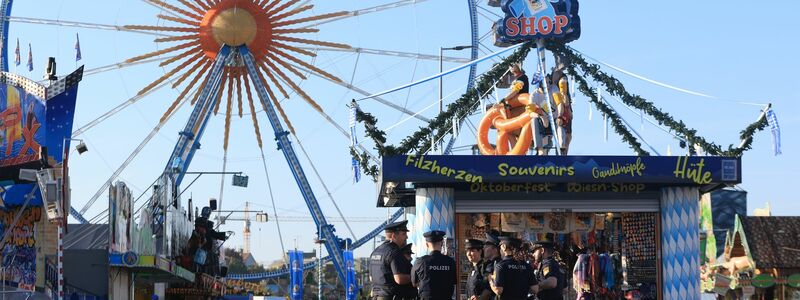 Erst um 12 Uhr konnten die Bedienungen Bier verteilen. - Foto: Karl-Josef Hildenbrand/dpa