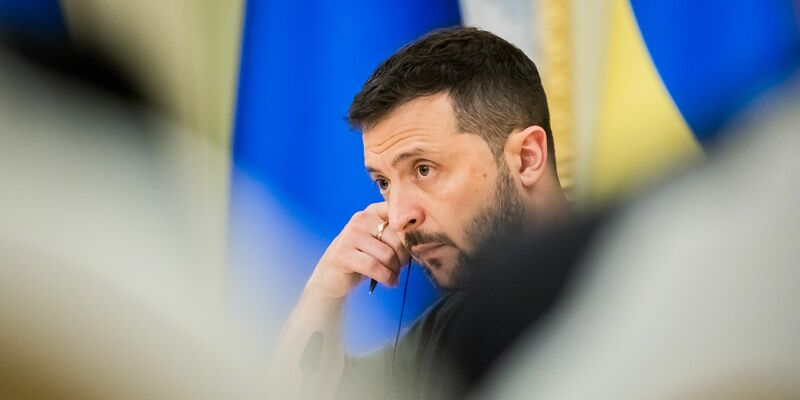 Der ukrainische Präsident Wolodymyr Selenskyj hat Gespräche mit Russland eigentlich per Dekret ausgeschlossen, will diese aber nun doch zulassen. - Foto: Christoph Soeder/dpadpa-ENR-Pool/dpa