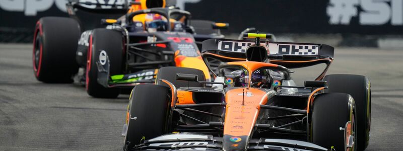 Lando Norris rast in Singapur zur Pole. - Foto: Vincent Thian/AP/dpa