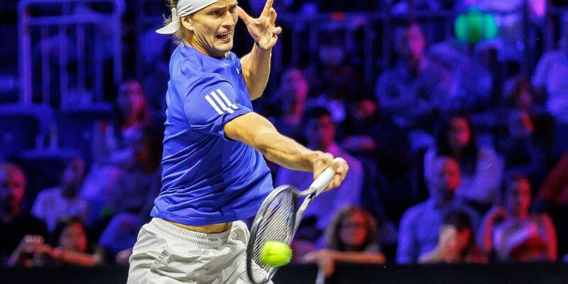 Alexander Zverev hatte sich beim Laver Cup in Berlin nach eigenen Worten schlecht gefühlt und anschließend eine kurze Turnierpause eingelegt. - Foto: Andreas Gora/dpa