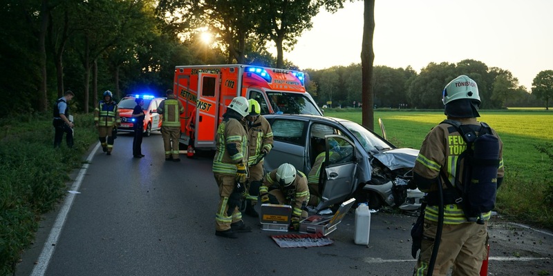FW Tönisvorst: Ereignisreicher Samstagabend für die Freiwillige Feuerwehr Tönisvorst - Foto: presseportal.de