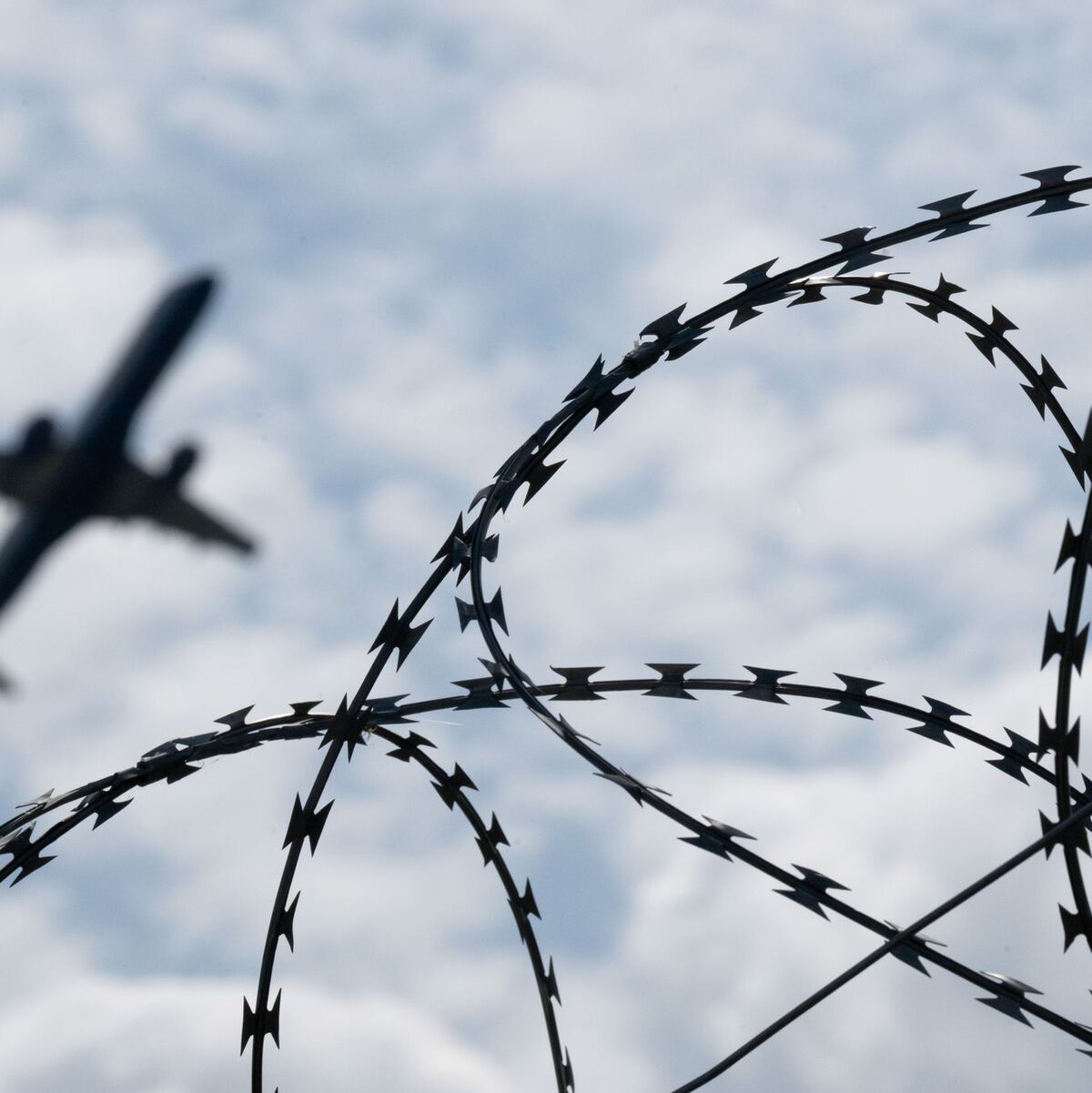 Nicht immer endet eine Ausweisung mit einer Abschiebung. (Symbolbild) - Foto: Sebastian Gollnow/dpa