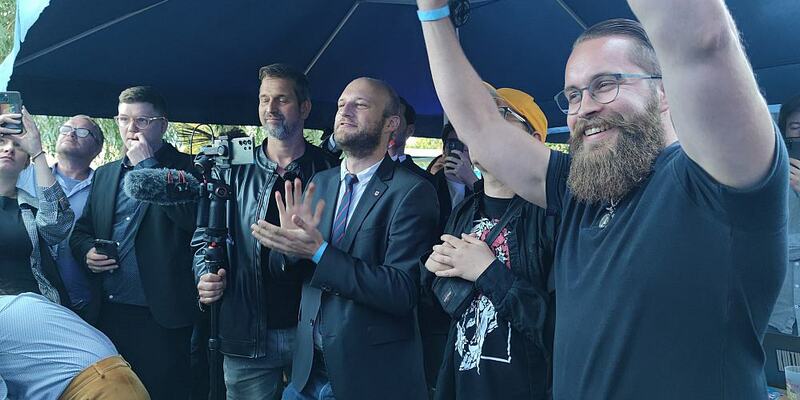 Reaktion auf 18-Uhr-Prognose bei AfD-Wahlparty in Brandenburg am 22.09.2024 - Foto: über dts Nachrichtenagentur