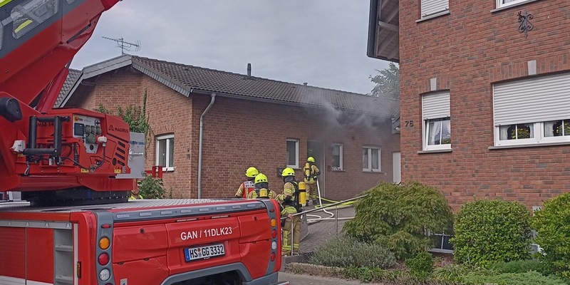 FW Gangelt: Kellerbrand unterbricht die Jubiläumsfeiern in Gangelt - Foto: presseportal.de