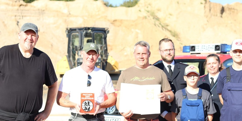 FW-SE: Übergabe Partnerschaft der Feuerwehr - Foto: presseportal.de