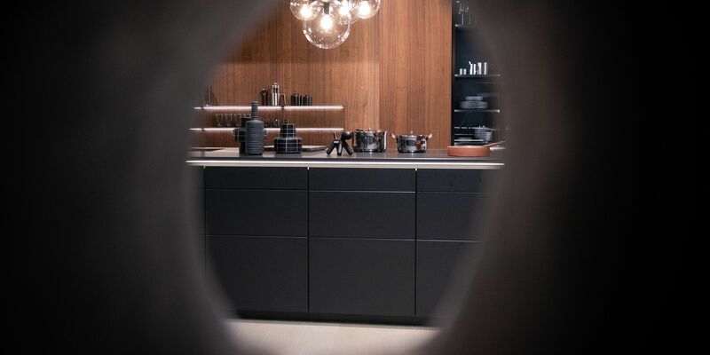 Der Gesamt-Umsatz der deutschen Küchenmöbelhersteller ist zuletzt eingebrochen. - Foto: Friso Gentsch/dpa