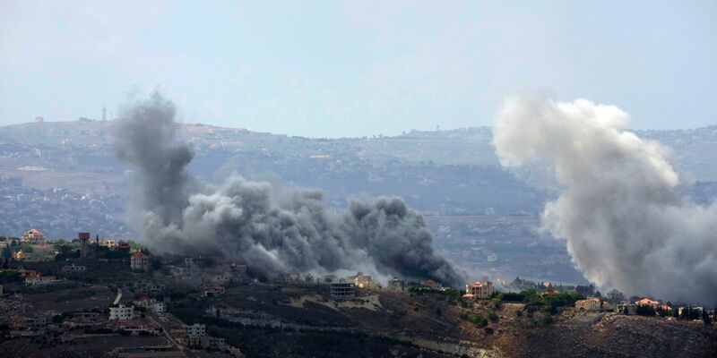 Israel greift im südlichen Libanon aus der Luft und vom Boden aus an. (Archivfoto) - Foto: Hussein Malla/AP/dpa