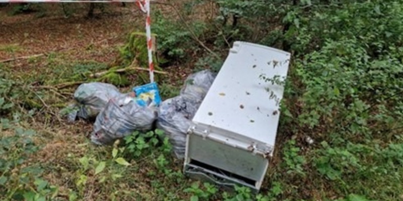 POL-PDMY: Unerlaubte Entsorgung eines Gefrierschranks - Foto: presseportal.de