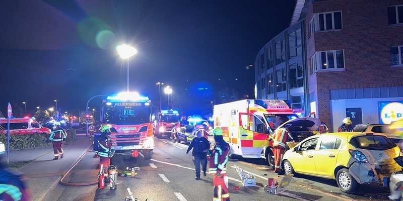 FW-SE: Schwerer Verkehrsunfall in Kaltenkirchen mit sechs Verletzten Gemeinsame Pressemitteilung des Kreisfeuerverbandes Segeberg und der Pressestelle Polizei Bad Segeberg - Foto: presseportal.de