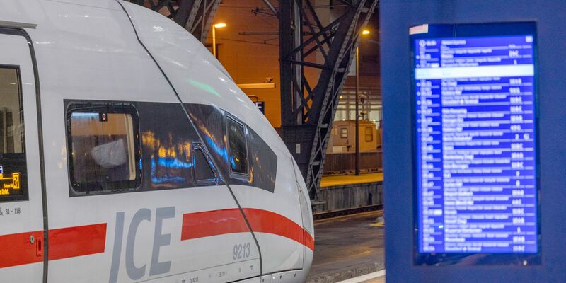 Ab Mitte Oktober können Bahnreisende ihre Tickets ein Jahr im Voraus buchen. (Archivbild) - Foto: Thomas Banneyer/dpa