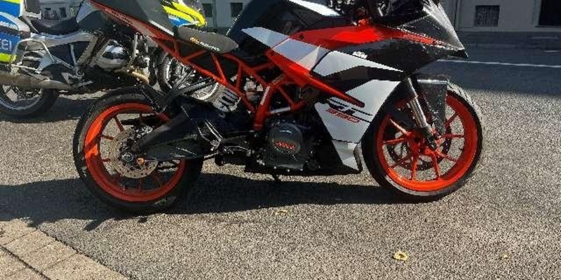 POL-H: Riskante Fahrweise und Lärm durch manipulierten Endschalldämpfer am Motorrad - Polizei untersagt 19-Jährigem die Weiterfahrt in Hannover - Foto: presseportal.de