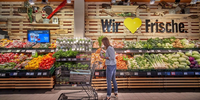 EDEKA gewinnt Retail Award 2024: EDEKA-Märkte haben erneut die besten Obst- und Gemüseabteilungen - Foto: presseportal.de