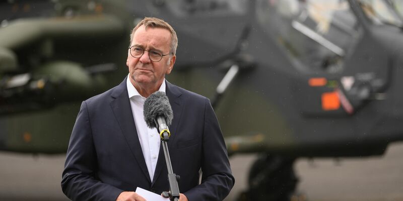 Der Bundesverteidigungsminister Boris Pistorius (SPD) will die Bundeswehr so schnell wie möglich fit für künftige Bedrohungen machen. - Foto: Swen Pförtner/dpa