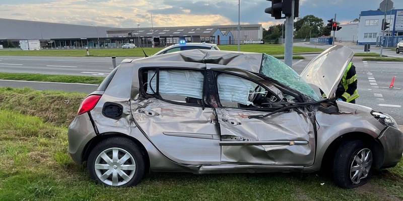 POL-COE: Coesfeld, Boschstraße/ Lkw und Auto kollidieren - Foto: presseportal.de
