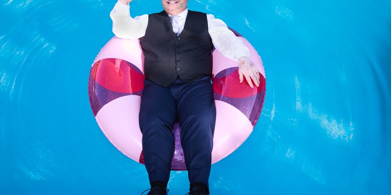 Lachen macht glücklich / LOL-Star Martin Sieber sorgt zum Tag der Zahngesundheit für ein strahlendes Lächeln - Foto: presseportal.de