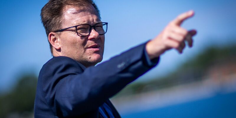 Der Ostbeauftragte Carsten Schneider sieht auch Positives im Ost-West-Verhältnis. (Archivbild) - Foto: Jens Büttner/dpa