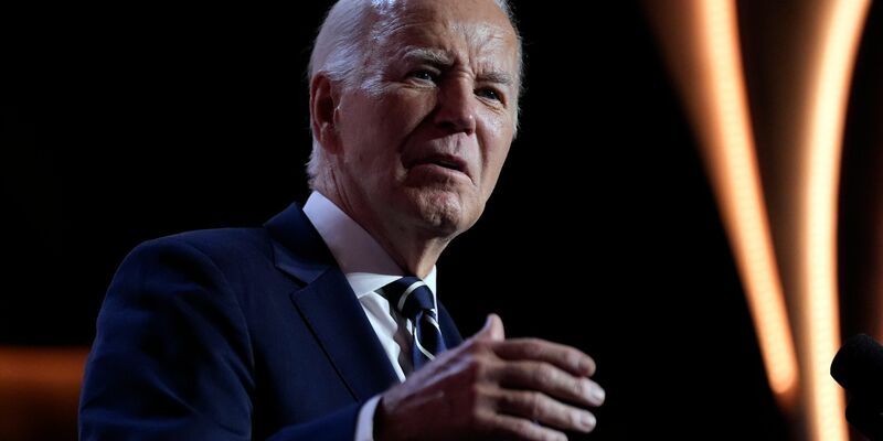 US-Präsident Joe Biden sieht das Risiko eines «umfassenden Kriegs». - Foto: Manuel Balce Ceneta/AP/dpa