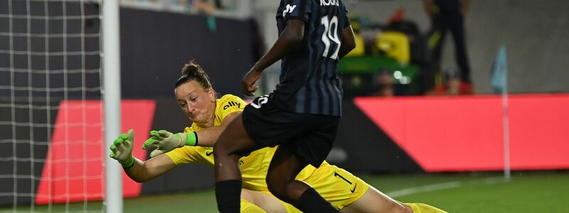 Zum zweiten Mal in ihrer Karriere steht Almuth Schult (links) bei einem Team aus der NWSL unter Vertrag.  - Foto: Peter Aiken/Imagn Images/dpa