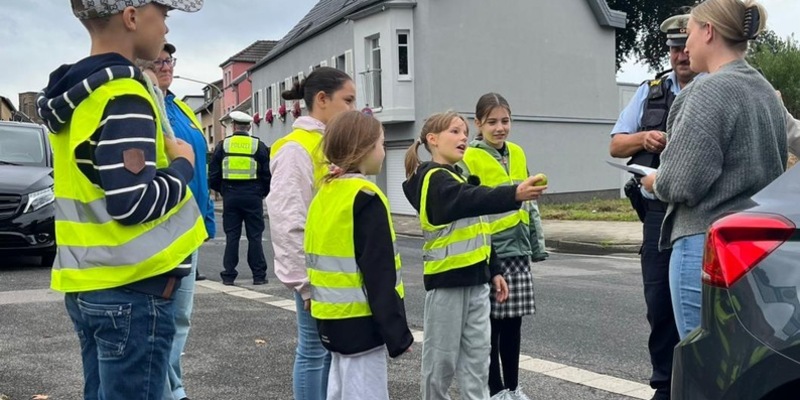 POL-DN: Langsam fahren, sonst gibt's Saures - Foto: presseportal.de