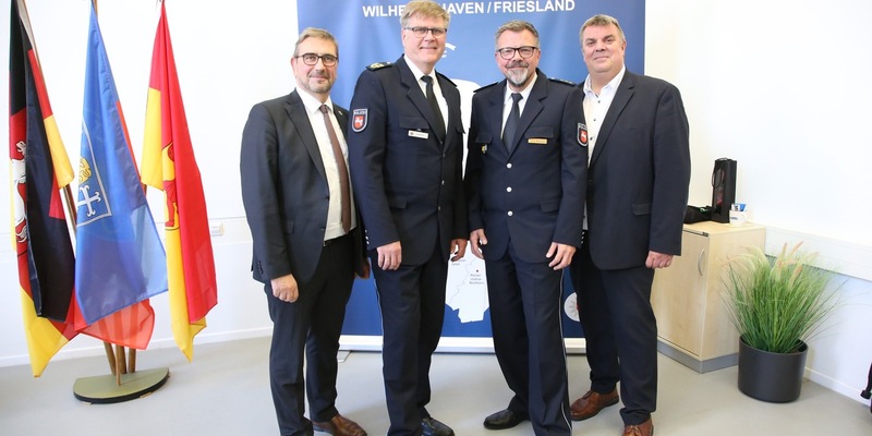 POL-OLD: +++ Polizeiinspektion Wilhelmshaven/Friesland offiziell unter neuer Leitung +++ Polizeipräsident Andreas Sagehorn führt Polizeidirektor Jörg Beensen in sein neues Amt ein +++ - Foto: presseportal.de