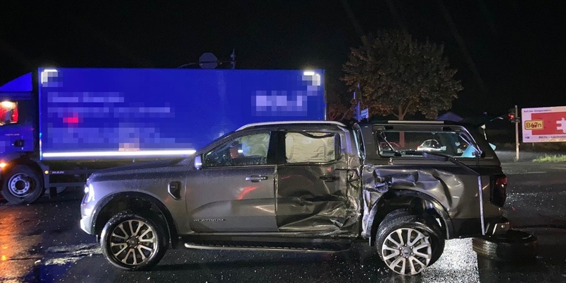 POL-COE: Dülmen, B474/ Lkw und Pick-up kollidieren - Foto: presseportal.de