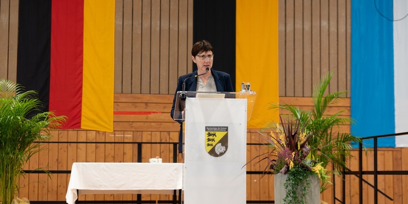 POL-HfPolBW: Verabschiedung des 2. Erfahrungsbasierten Studienjahrgangs an der Hochschule für Polizei Baden-Württemberg / 464 frisch ernannte Oberkommissarinnen und Oberkommissare - Foto: presseportal.de
