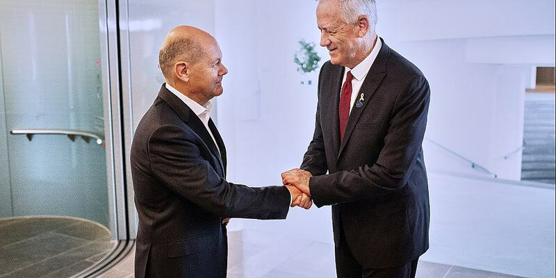 Olaf Scholz und Benny Gantz am 26.09.2024 - Foto: Kugler, Steffen/BPA, über dts Nachrichtenagentur