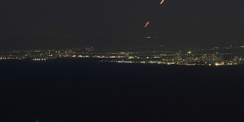 Das israelische Luftabwehrsystem Iron Dome fängt Raketen ab. (Archivbild) - Foto: Baz Ratner/AP/dpa