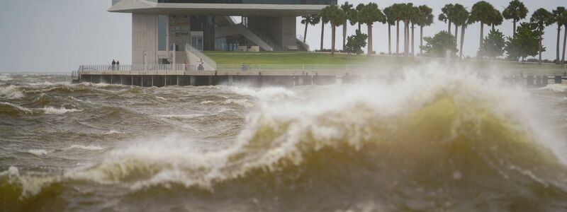 «Helene» traf am späten Abend (Ortszeit) in der Region Big Bend im Norden Florida auf Land. - Foto: Martha Asencio-Rhine/Tampa Bay Times/AP