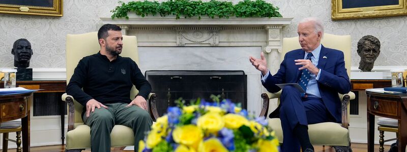 So saßen Biden und Selenskyj im Weißen Haus zusammen. In Ramstein wird es kein Treffen geben. (Archivbild) - Foto: Susan Walsh/AP