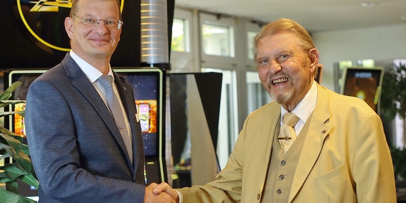 Generationswechsel bei der Merkur Group / Paul Gauselmann zieht sich aus Konzernspitze zurück - Michael Gauselmann übernimmt Vorsitz von Aufsichtsrat - Lars Felderhoff wird Vorstandssprecher - Foto: presseportal.de