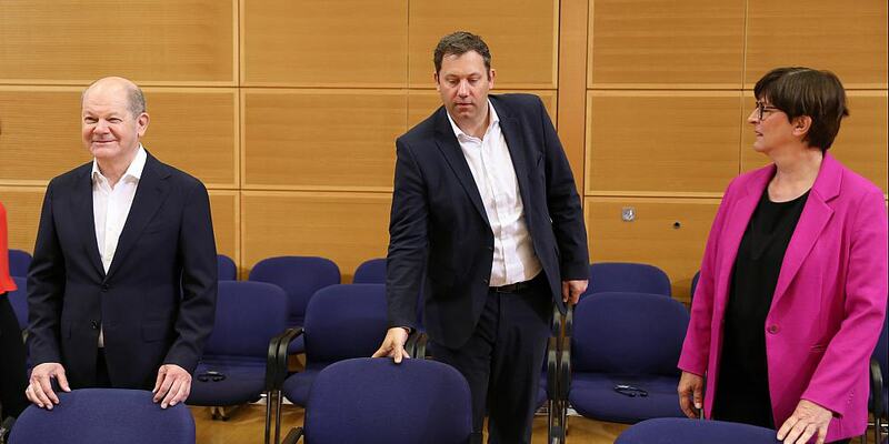 Olaf Scholz, Lars Klingbeil, Saskia Esken (Archiv) - Foto: über dts Nachrichtenagentur