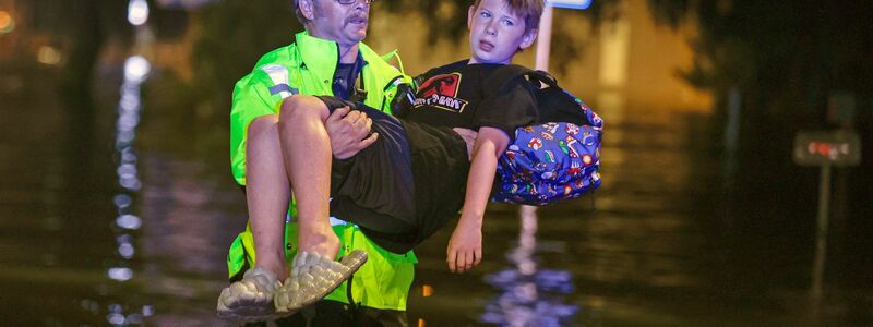 Ganze Straßenzüge stehen unter Wasser. - Foto: Luis Santana/Tampa Bay Times/ZUMA Press Wire/dpa