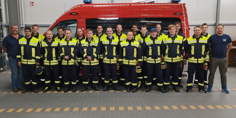 FW Finnentrop: Neue Sprechfunker für die Feuerwehr der Gemeinde Finnentrop - Foto: presseportal.de