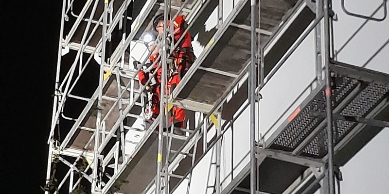 FW Bremerhaven: Sturmeinsatz im Stadtteil Lehe - Foto: presseportal.de