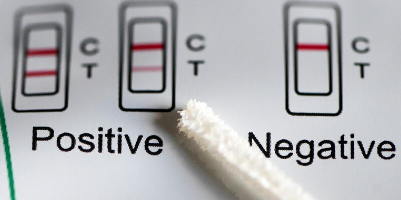 Die Koalition streitet über die Corona-Aufarbeitung. (Symbolbild) - Foto: Jens Kalaene/dpa