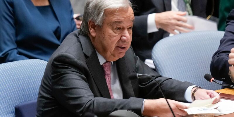 Der russische UN-Botschafter Wassili Nebensja erklärt bei einer Sitzung des Sicherheitsrates der Vereinten Nationen Moskaus Bereitschaft zu einer möglichen Waffenruhe. (Archivbild) - Foto: Seth Wenig/AP