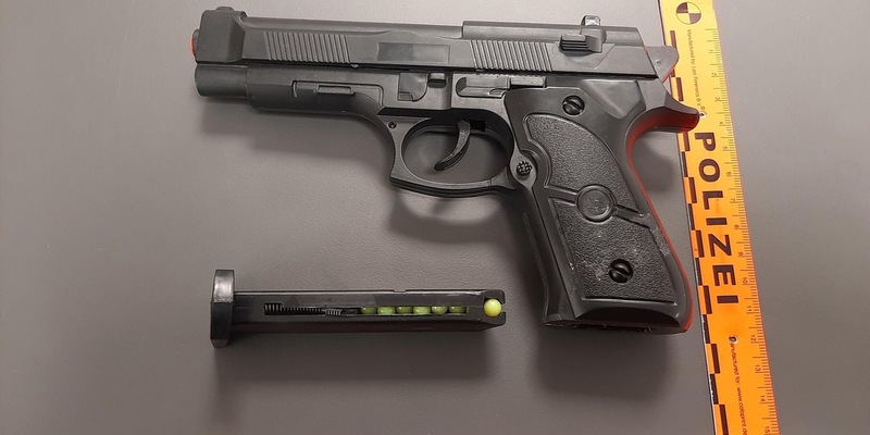 Bundespolizeidirektion München: Reisende mit Softairwaffe bedroht / Bundespolizei ermittelt gegen 29-Jährigen - Foto: presseportal.de