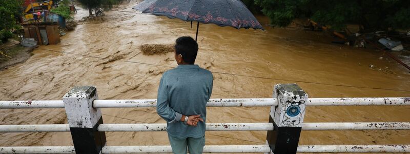 Dutzende Menschen sind laut Behördenangaben bei den aktuellen Überschwemmungen in Nepal ums Leben gekommen. - Foto: Sulav Shrestha/XinHua/dpa