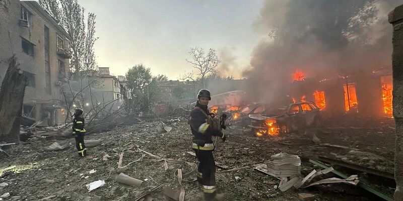 Die Großstadt Saporischschja ist immer wieder Ziel russischer Angriffe. - Foto: ---/Ukrainian Emergency Service/AP/dpa
