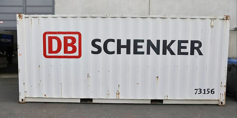 Container mit Logo von DB Schenker (Archiv) - Foto: über dts Nachrichtenagentur