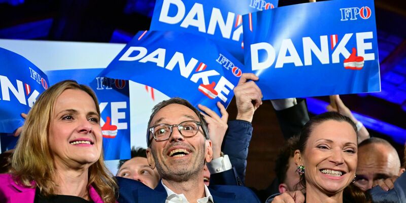 Die rechte FPÖ gewinnt erstmals eine Parlamentswahl in Österreich. - Foto: Roland Schlager/APA/dpa