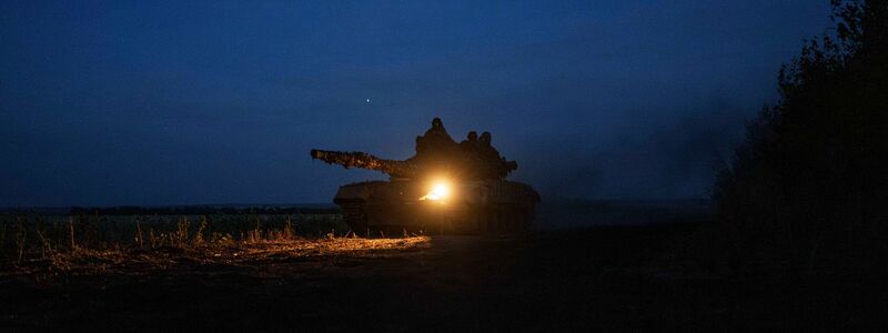 Schwere Kämpfe in der Ostukraine dauern an. (Archivbild) - Foto: Evgeniy Maloletka/AP