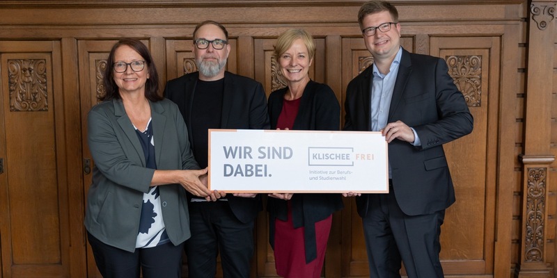 POL-H: Polizeidirektion Hannover unterzeichnet Kooperationsvereinbarung mit der Initiative Klischeefrei - Foto: presseportal.de